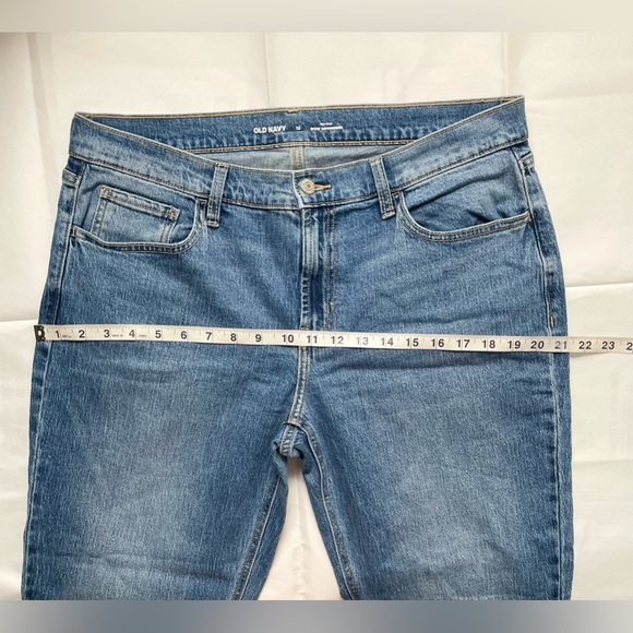 Old Navy Mid-Rise Boyfriend Denim Jean - Picture 5 of 8
